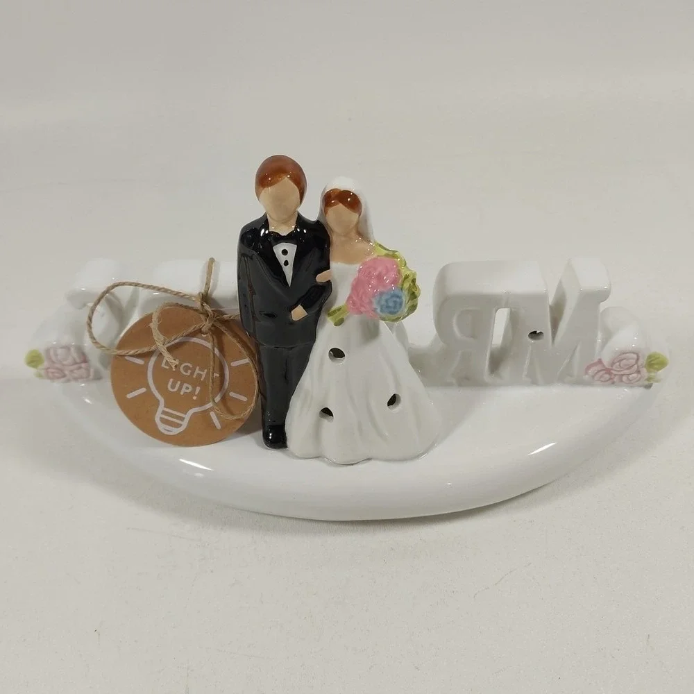 Mud Pie Wedding Mr.‎ and Mrs. Bride Groom Light Up Large Scene Sitter
